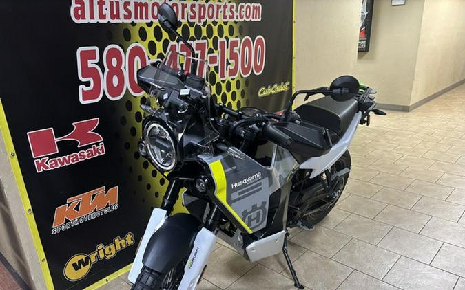2025 Husqvarna Norden 901