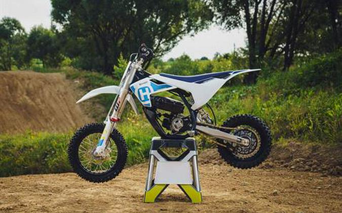 2023 Husqvarna EE 5