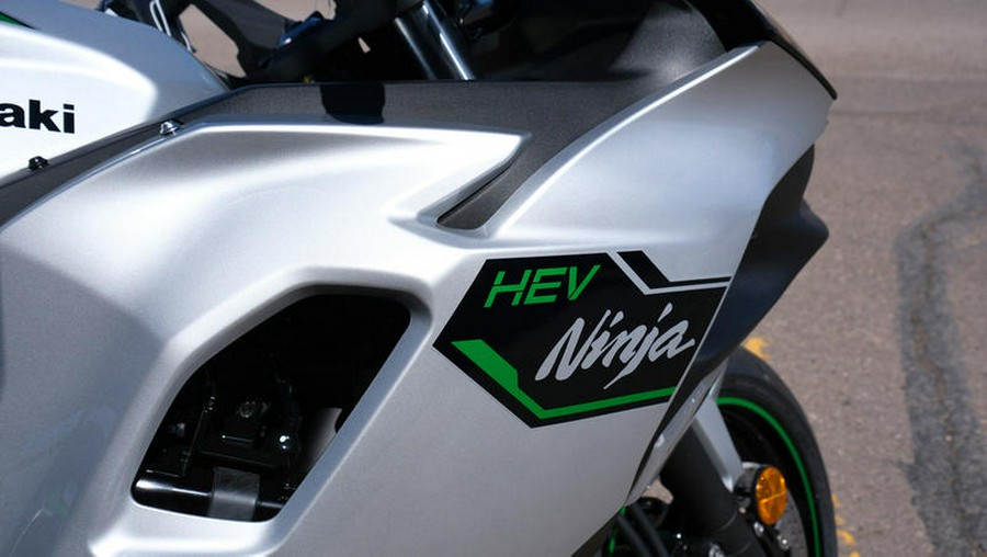 2024 Kawasaki Ninja® 7 Hybrid ABS