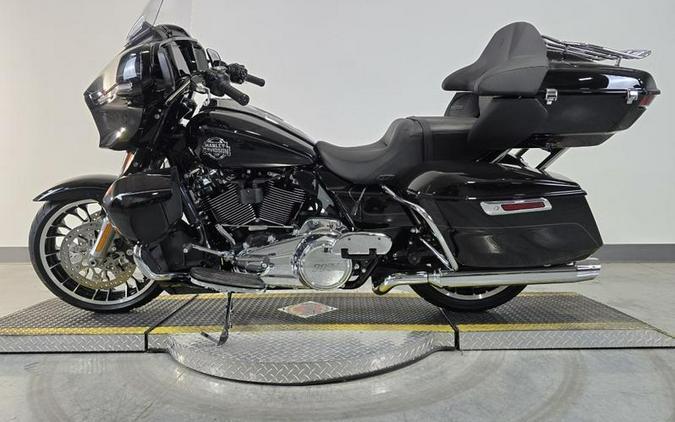 2026 Harley-Davidson® FLHXL - Street Glide® Limited