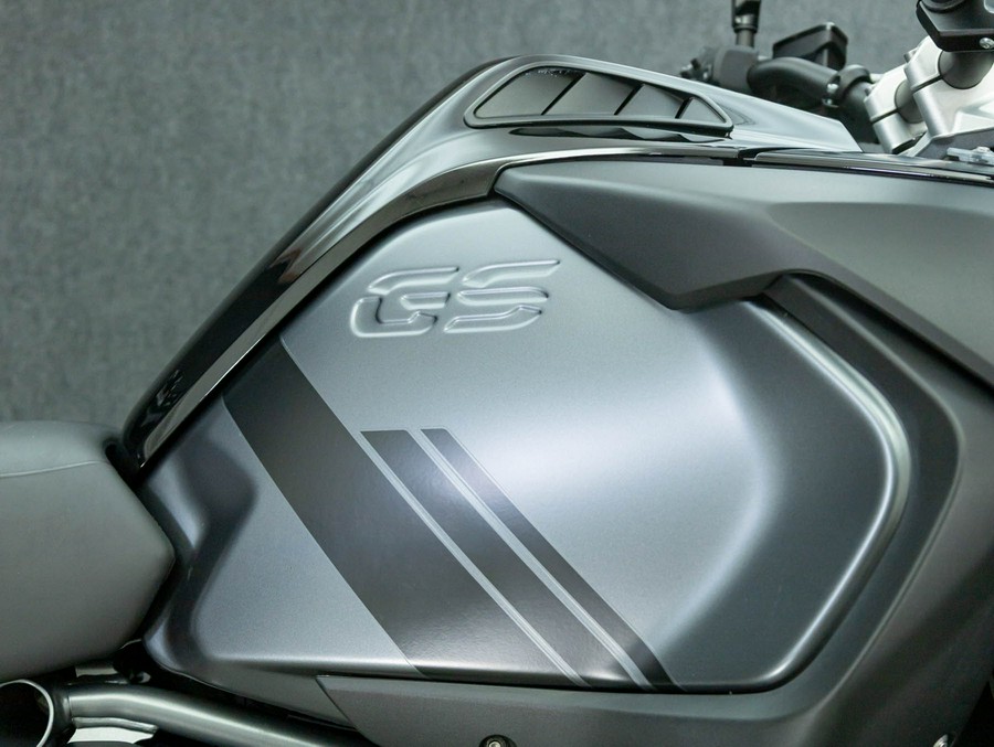 2022 BMW R1250GS ADVENTURE TRIPLE BLACK W/ABS