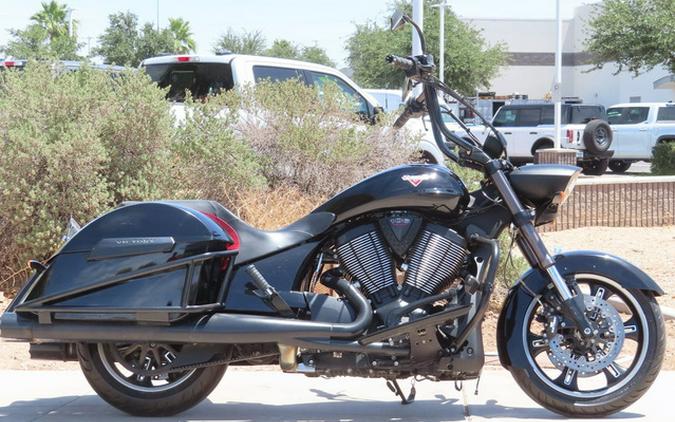 2014 Victory Motorcycles Cross Roads 8-Ball Gloss Black