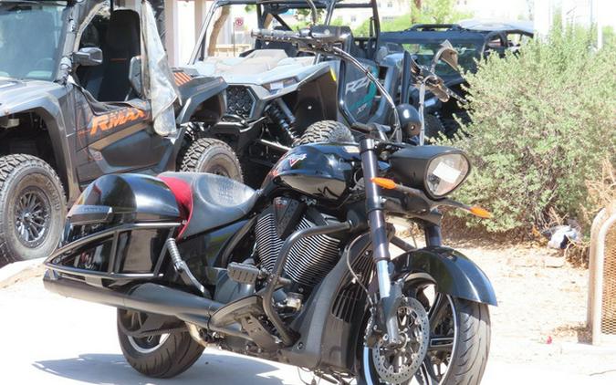 2014 Victory Motorcycles Cross Roads 8-Ball Gloss Black