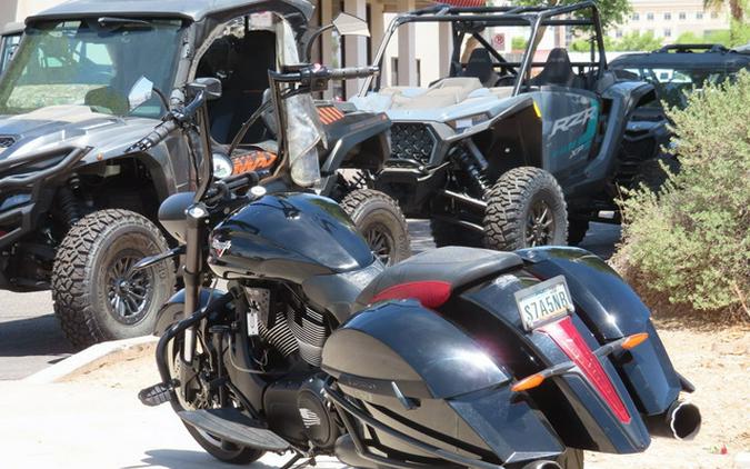 2014 Victory Motorcycles Cross Roads 8-Ball Gloss Black