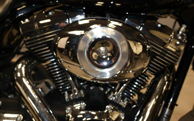 2012 Harley-Davidson Road King FLHR