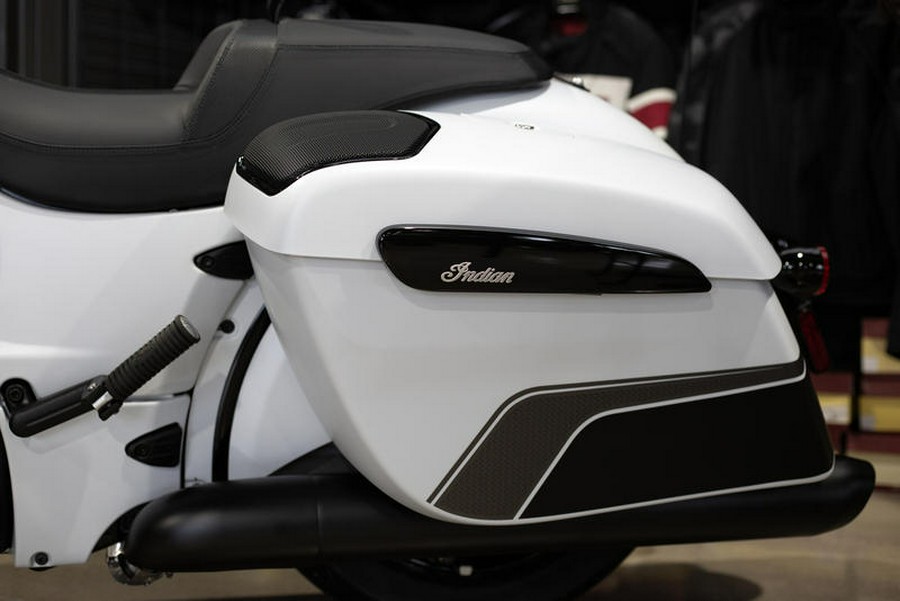 2024 Indian Motorcycle® Chieftain® Dark Horse® w/Powerband Audio Pkg Ghost White Metallic Smoke wit