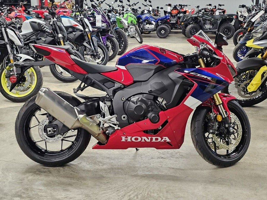 2023 Honda CBR1000RR Base