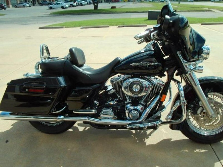 2006 Harley-Davidson® FLHXI