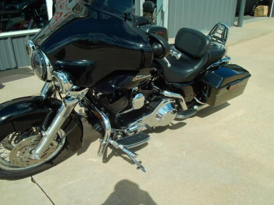 2006 Harley-Davidson® FLHXI
