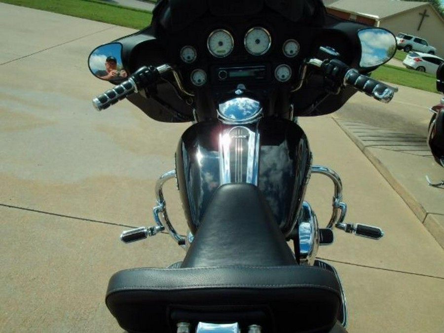 2006 Harley-Davidson® FLHXI