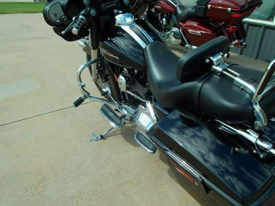 2006 Harley-Davidson® FLHXI