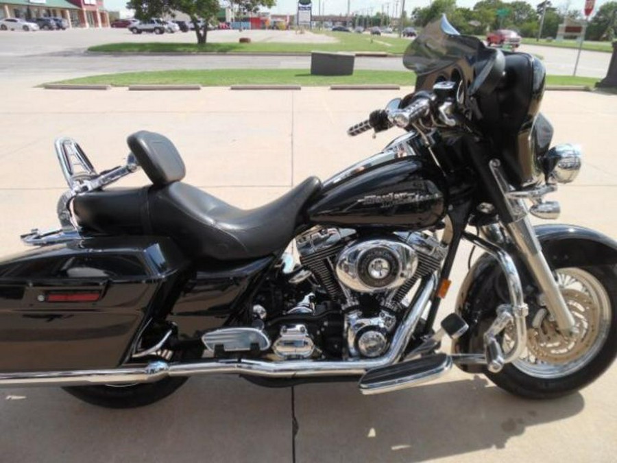 2006 Harley-Davidson® FLHXI