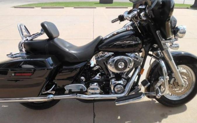 2006 Harley-Davidson® FLHXI