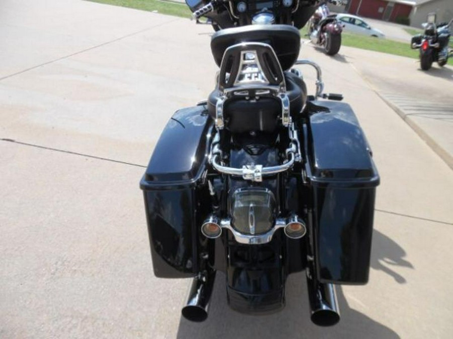 2006 Harley-Davidson® FLHXI