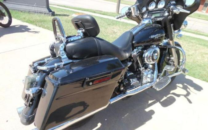 2006 Harley-Davidson® FLHXI