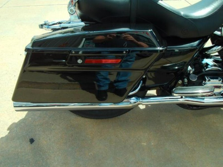 2006 Harley-Davidson® FLHXI