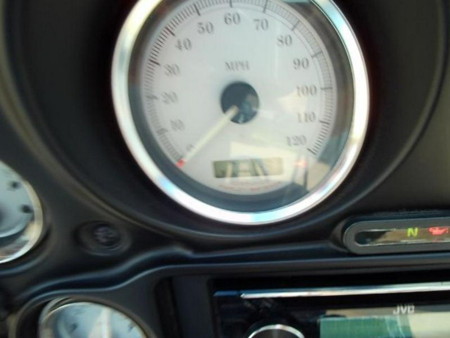 2006 Harley-Davidson® FLHXI