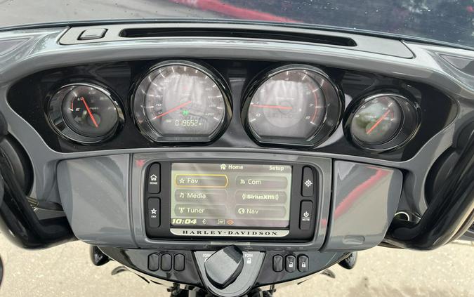 2018 Harley-Davidson® FLHXSE CVO™ Street Glide® Gunship Gray 960249