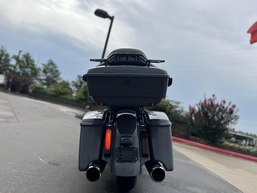 2018 Harley-Davidson® FLHXSE CVO™ Street Glide® Gunship Gray 960249