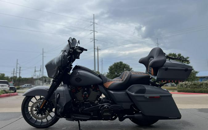 2018 Harley-Davidson® FLHXSE CVO™ Street Glide® Gunship Gray 960249