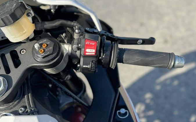 2016 Yamaha YZF-R1 R1