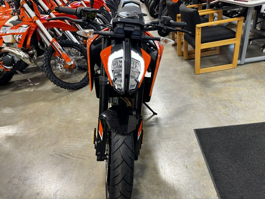 2024 KTM 790 Duke