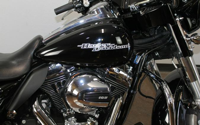 Harley-Davidson® Street Glide® Special 2016 FLHXS 642238T BLACK W/PINSTRIPE