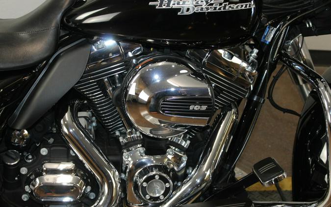 Harley-Davidson® Street Glide® Special 2016 FLHXS 642238T BLACK W/PINSTRIPE