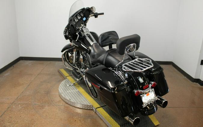 Harley-Davidson® Street Glide® Special 2016 FLHXS 642238T BLACK W/PINSTRIPE