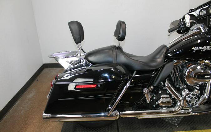 Harley-Davidson® Street Glide® Special 2016 FLHXS 642238T BLACK W/PINSTRIPE