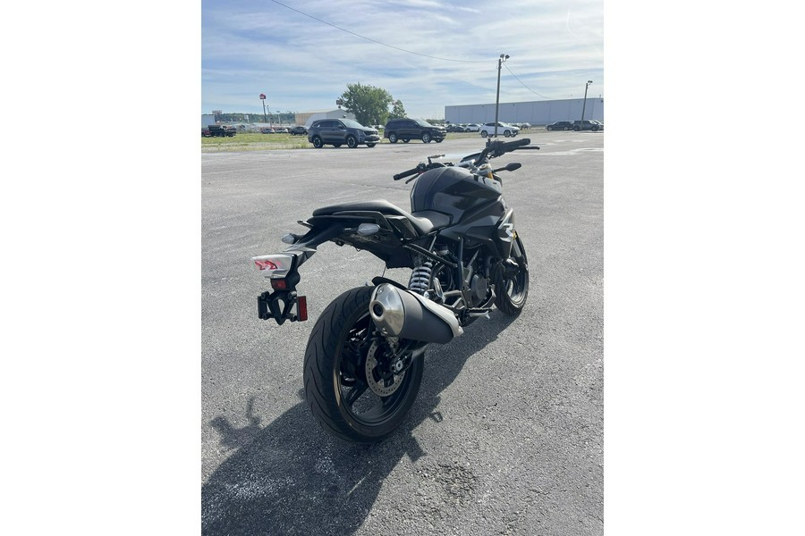 2025 G310 R - BMW