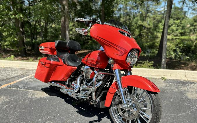 FLHXS 2017 Street Glide® Special