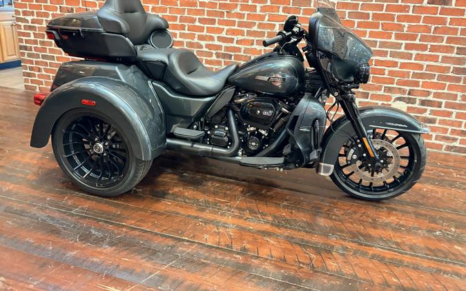 FLHTCUTG 2025 Tri Glide Ultra