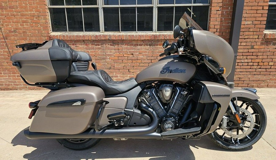 2025 Indian Motorcycle® Roadmaster® PowerPlus Dark Horse®
