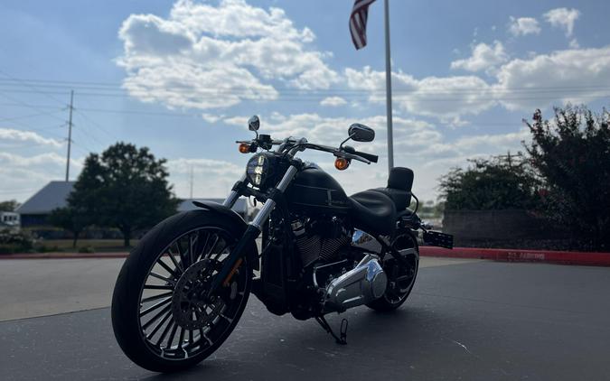 2023 Harley-Davidson® FXBR Breakout® Black Denim 067703