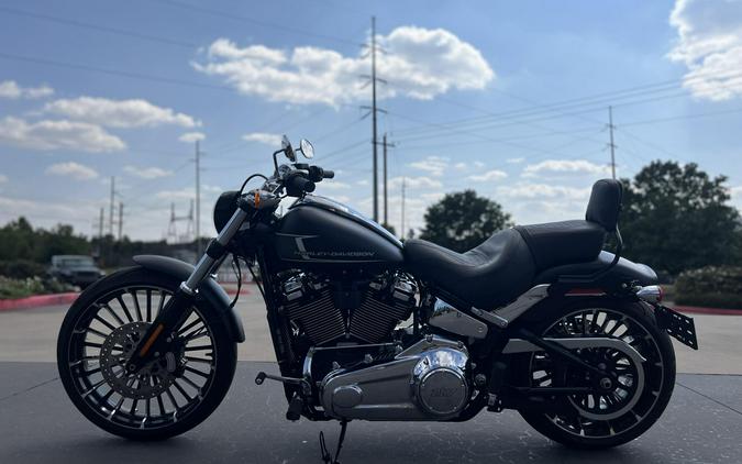 2023 Harley-Davidson® FXBR Breakout® Black Denim 067703