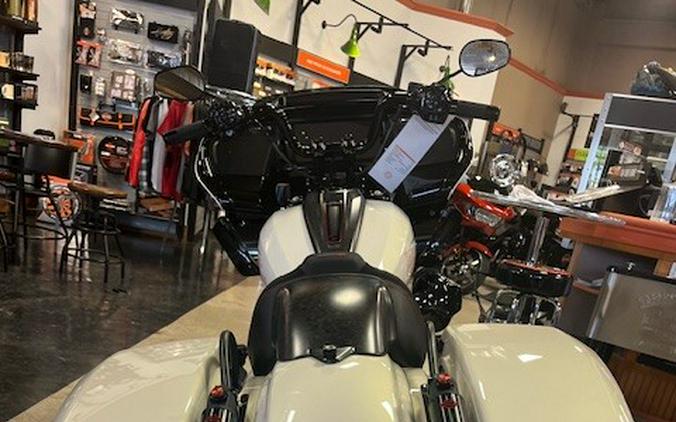 2024 Harley-Davidson CVO™ Road Glide® ST Golden White Pearl