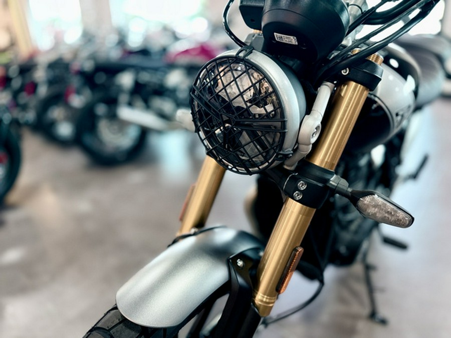 2025 Triumph Scrambler 400 X