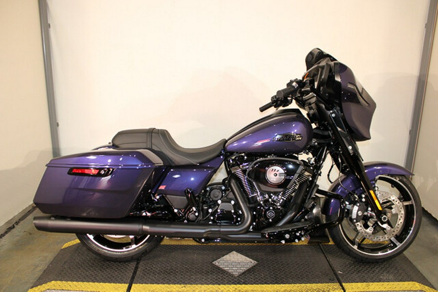 New 2026 Harley-Davidson Street Glide Grand American Touring FLHX Motorcycle For Sale In Miami, Florida