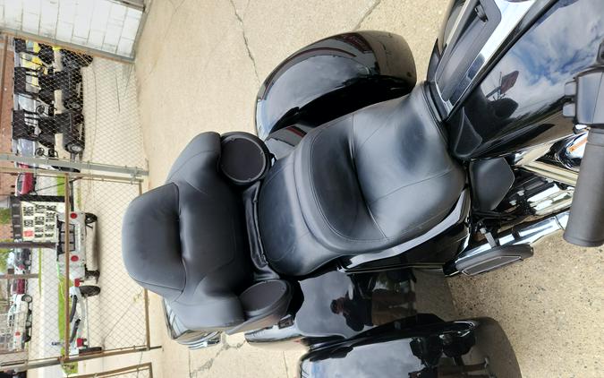 2018 Harley-Davidson® Tri Glide Ultra - FP8572