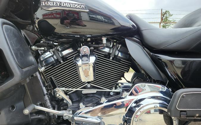 2018 Harley-Davidson® Tri Glide Ultra - FP8572