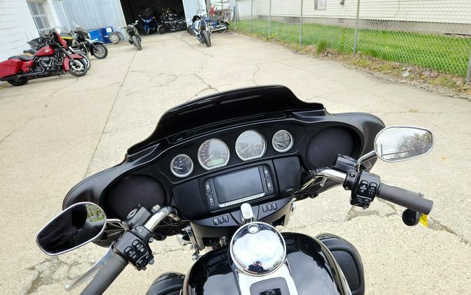 2018 Harley-Davidson® Tri Glide Ultra - FP8572
