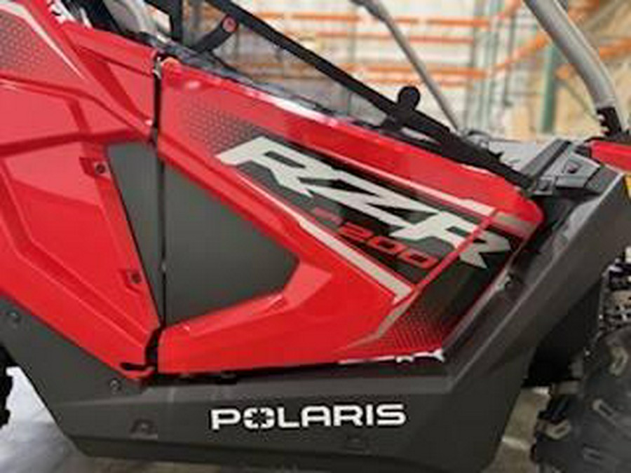 2026 Polaris RZR 200 EFI