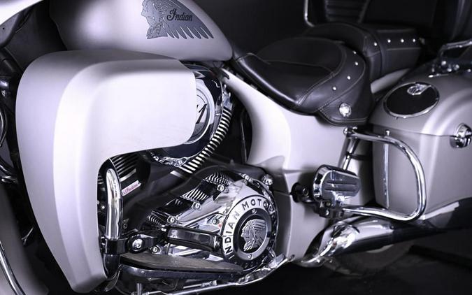 2016 Indian Motorcycle® Chieftain® Silver Smoke