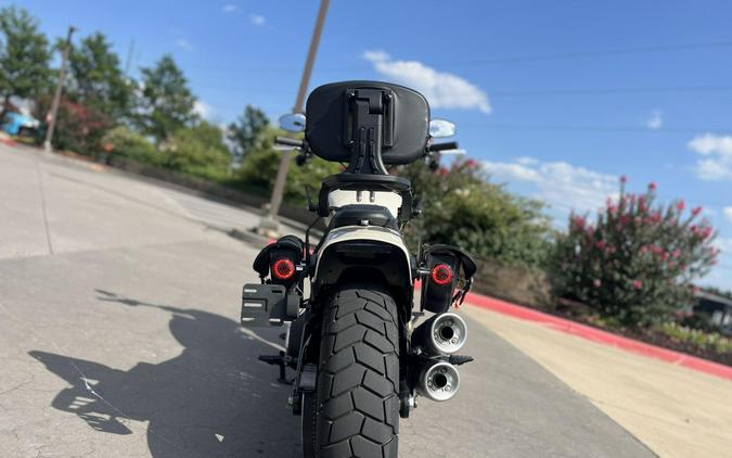 2022 Harley-Davidson® FXFBS Fat Bob® 114 White Sand Pearl 011036
