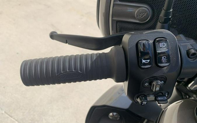 2025 Indian Roadmaster Dark Horse w/Powerband Audio Heavy Metal