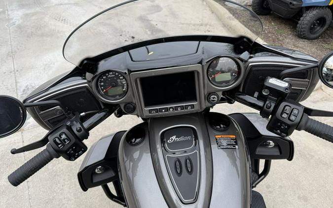 2025 Indian Motorcycle® Roadmaster® Dark Horse® w/Powerband Audio Heavy Metal