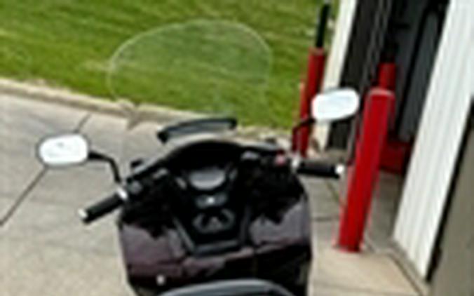 2004 HONDA SILVERWING