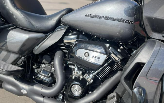 2021 Harley-Davidson® Road Glide® Limited Gauntlet Gray Metallic/Vivid Black 646508