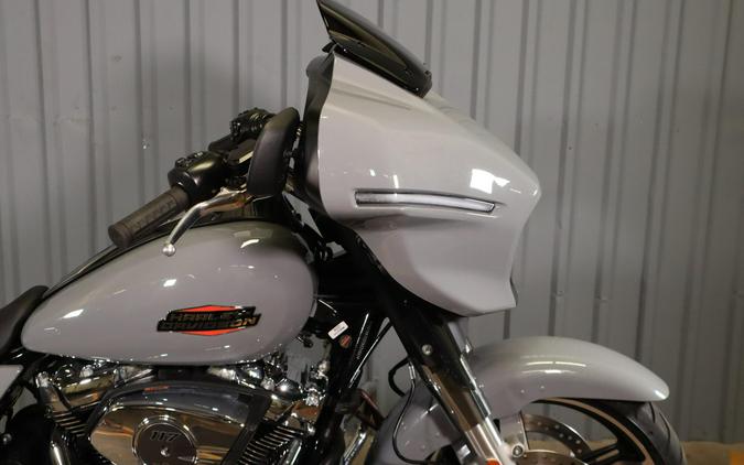 2026 Harley-Davidson Street Glide FLHX